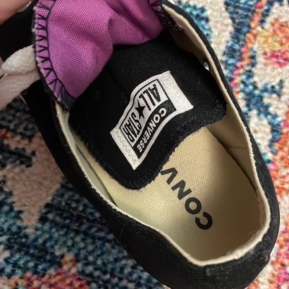 Converse - Picture 2 of 3